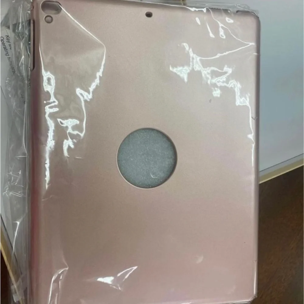 IPad hard case with keyboard